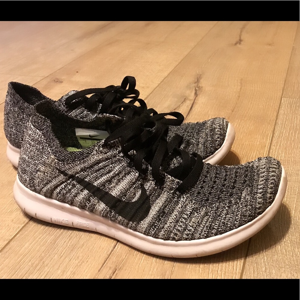 Nike free runs natural